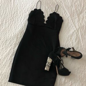 Scalloped body con dress